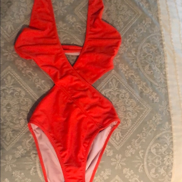 PrettyLittleThing Other - Pretty Little Thing size 6 one piece swimsuit
